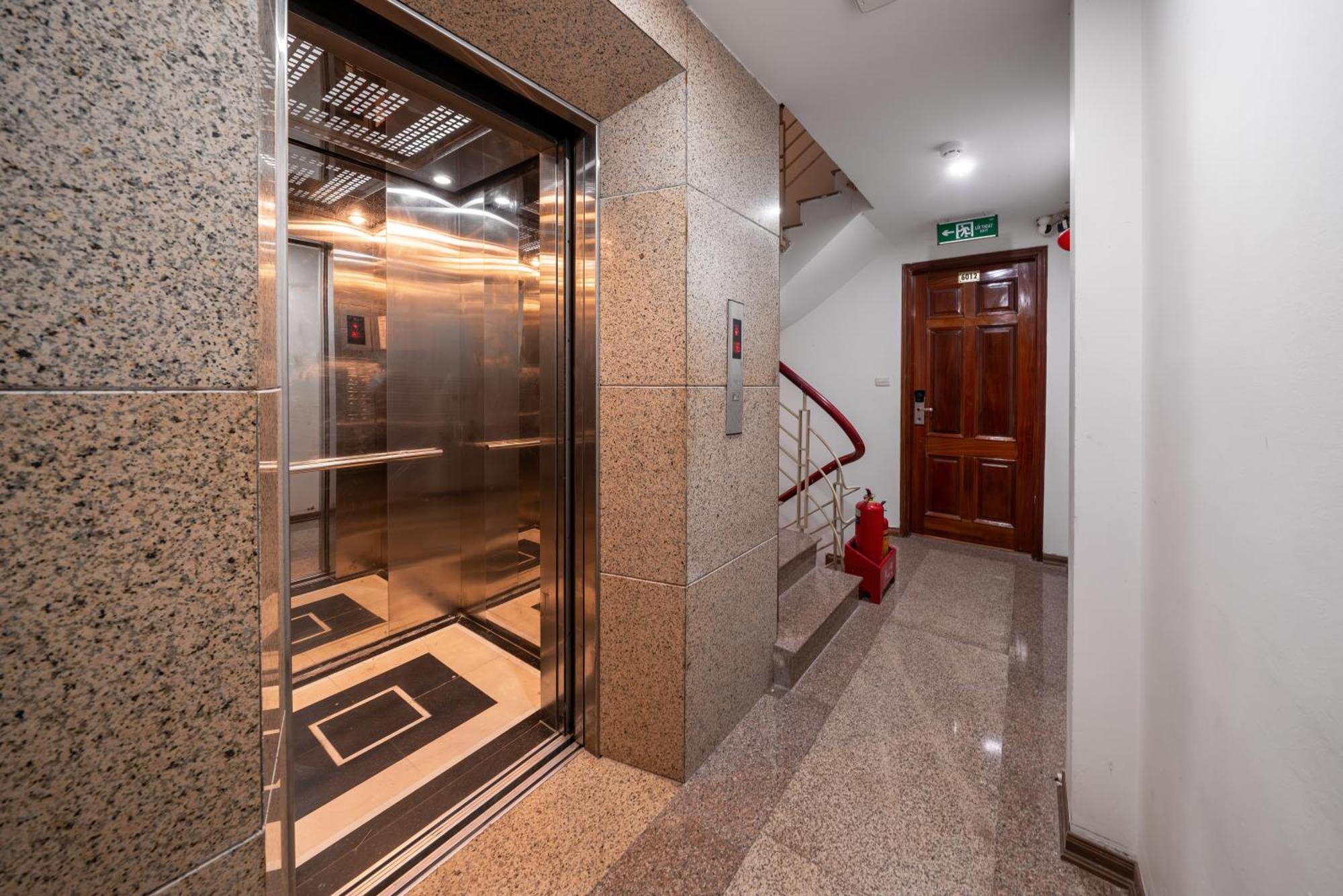 Astoria & Travel Hotel