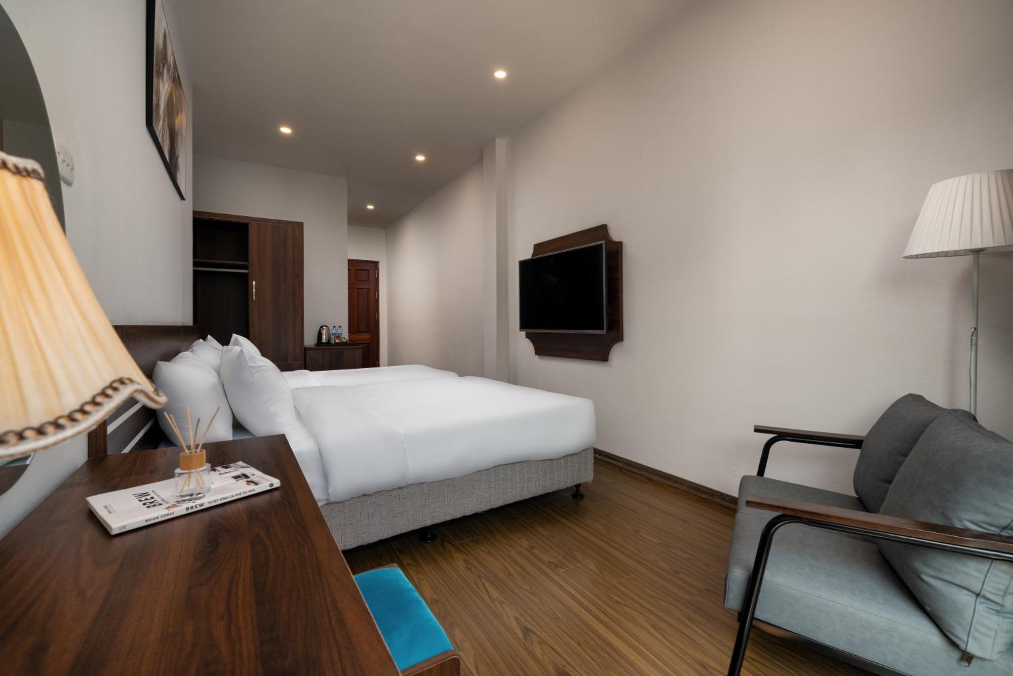 Hotel Astoria & Travel 3*