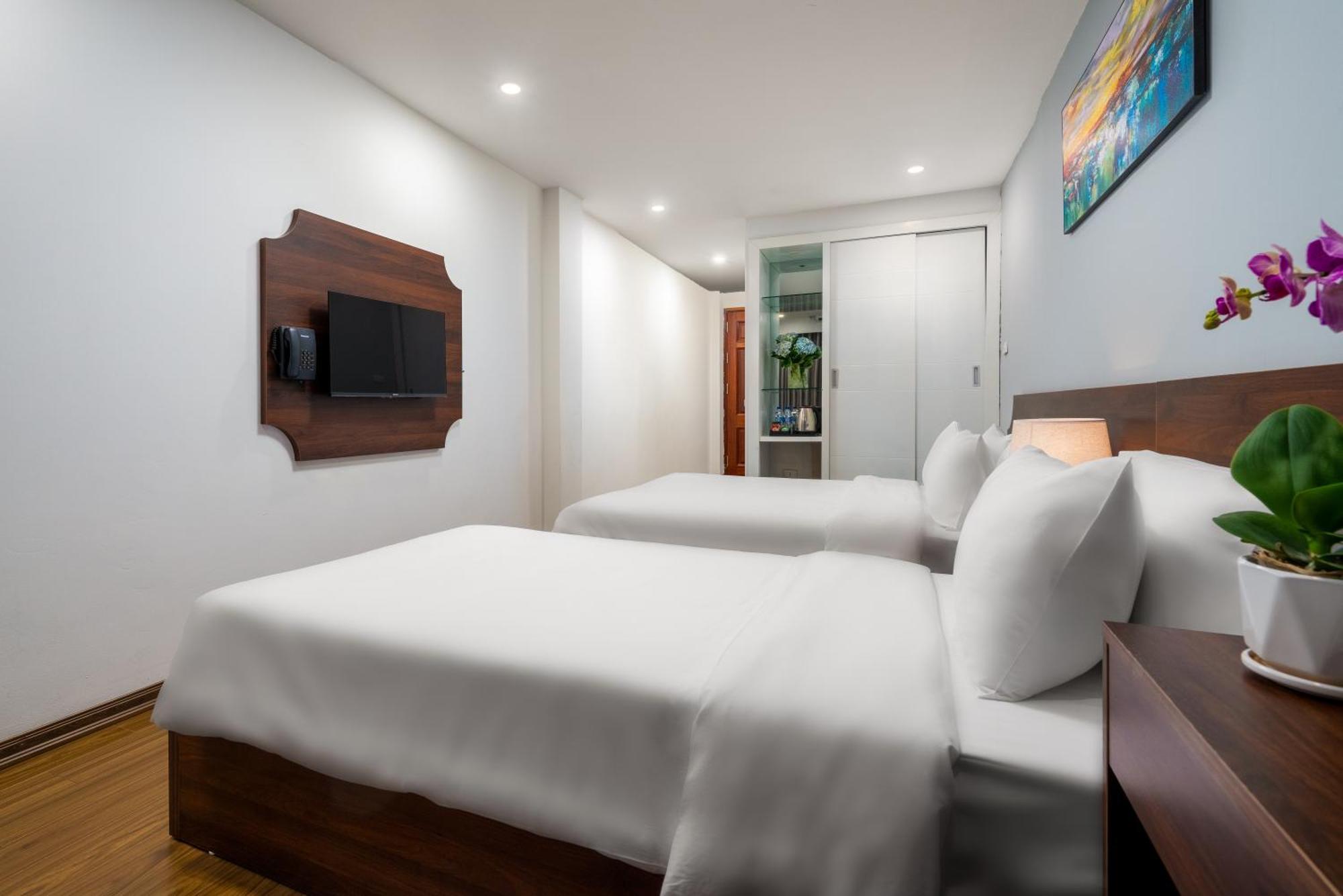 Astoria & Travel Hotel Hanoi